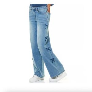 90s fit wide leg bow-embroidered jeans, size 30